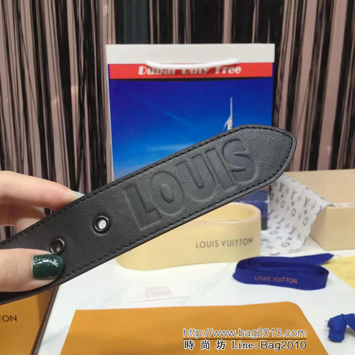 路易威登LV 黑色版Voyager 平紋皮革腰帶 啞光鍍面針式搭扣 刻有LV字母 男士皮帶  xfp1122